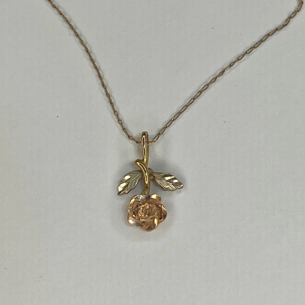 Elegant 14k Gold Antique Rose Pendant Necklace